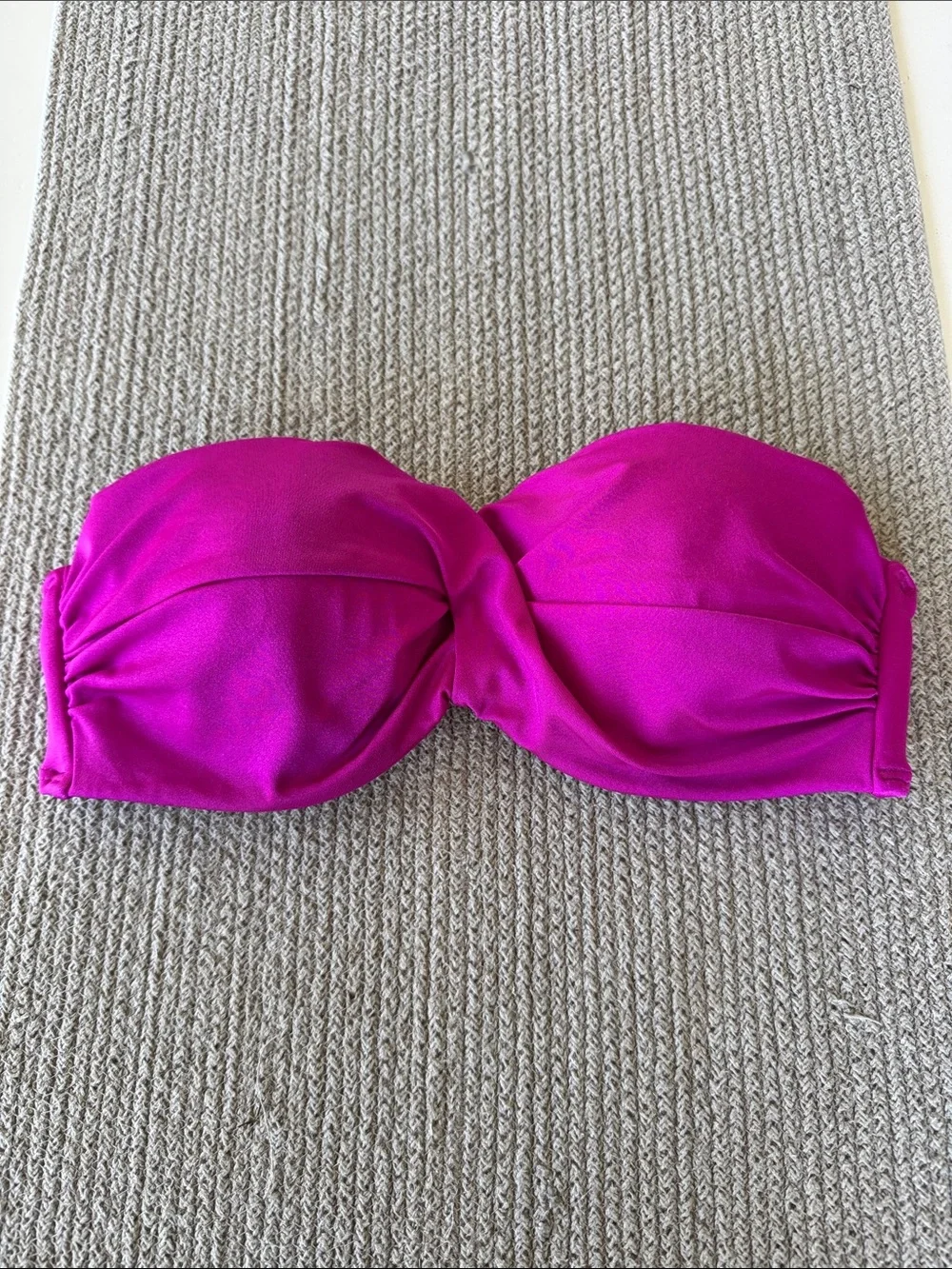 Victoria’s Secret Magenta Fuschia Pink Strapless Bandeau Bikini Top Sz 34D - Picture 2 of 9